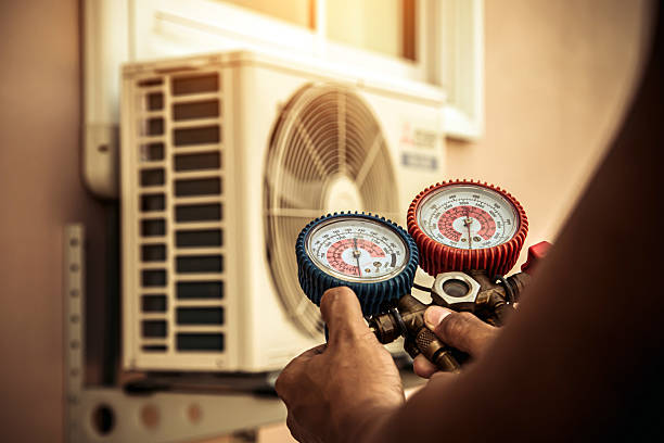 Professional Hvac technician working in Fullerton, CA